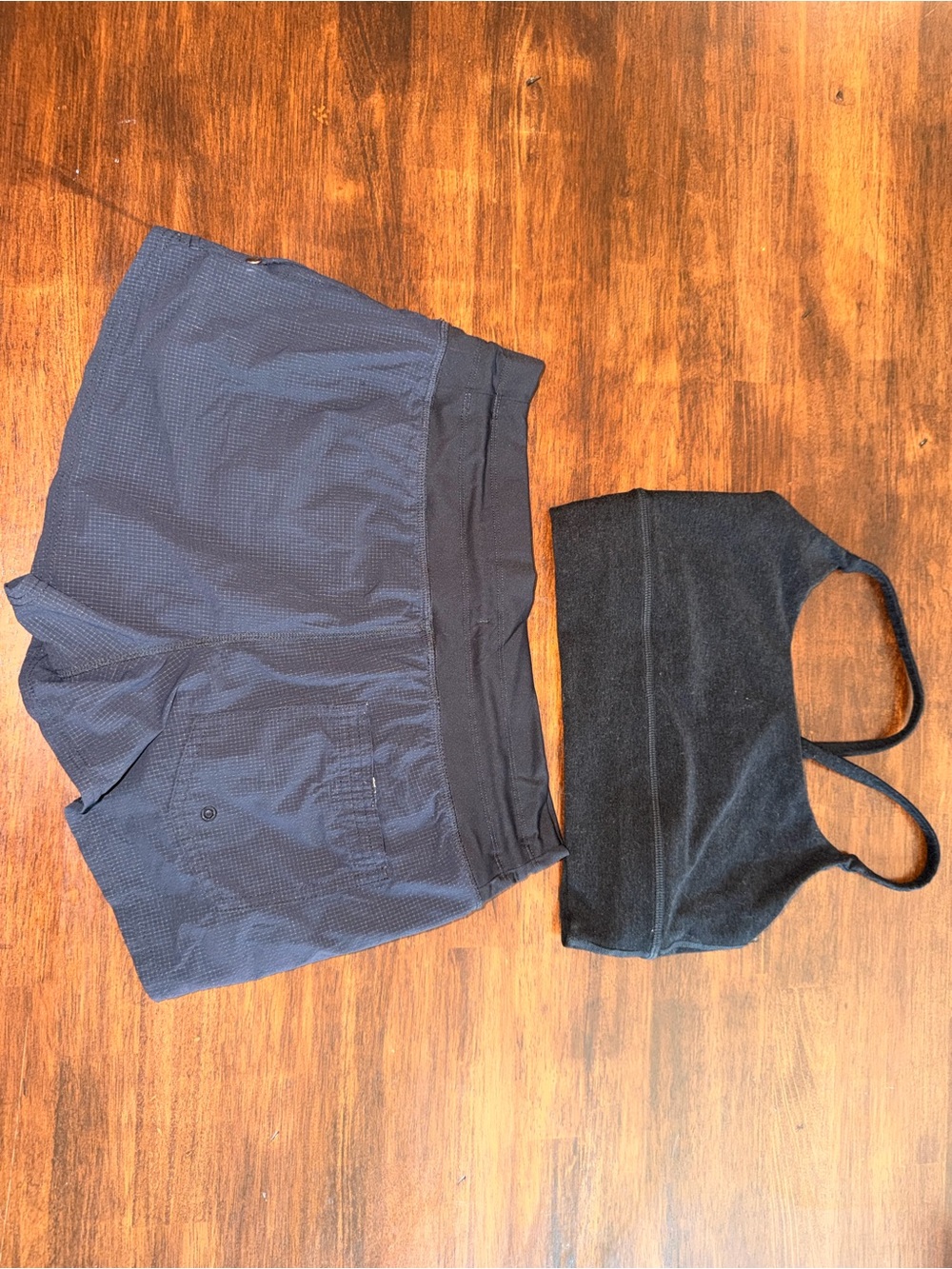 Vuori shorts and sports bra bundle small - Picture 4 of 5